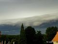 Fot. 1. Okolice Wałbrzycha. Kolejne etapy przesuwania się chmury cumulonimbus arcus rano (godz. 8:27 – 8:29) 22 sierpnia 2012 r.